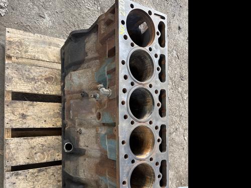 INTERNATIONAL DT 466 Cylinder Block