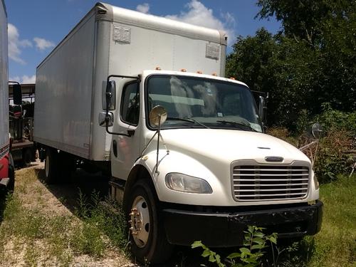 FREIGHTLINER M2106 BOX TRUCK