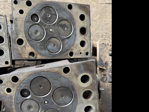 MERCEDES OM 460 Cylinder Head