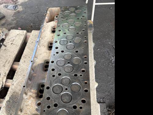 CAT  Cylinder Head