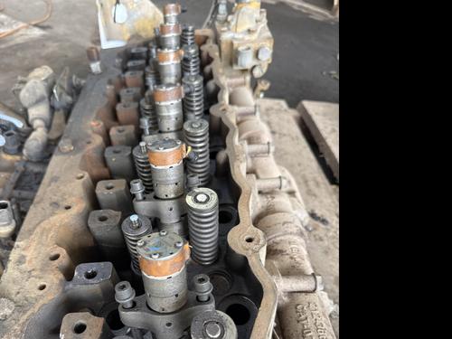 CAT  Cylinder Head
