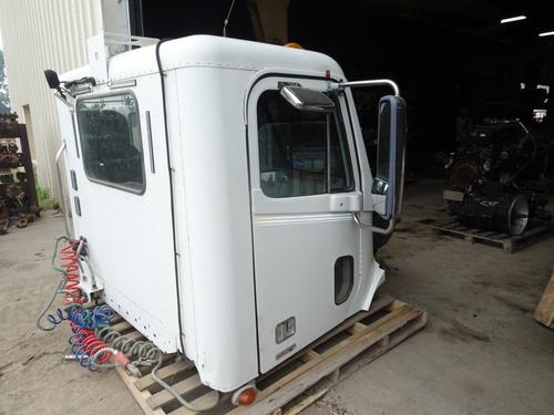 FREIGHTLINER COLUMBIA CAB