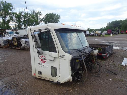 FREIGHTLINER COLUMBIA CAB