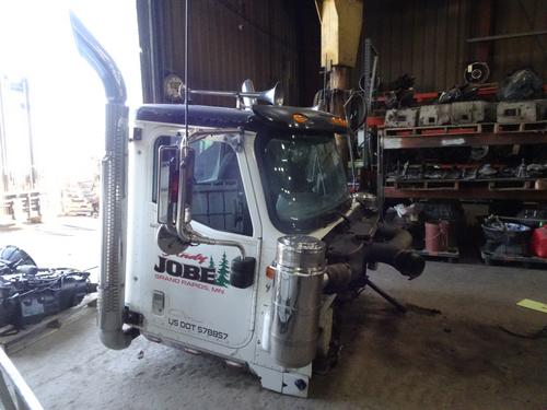 INTERNATIONAL 9900 CAB