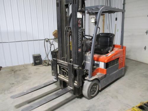TOYOTA  Fork Lift