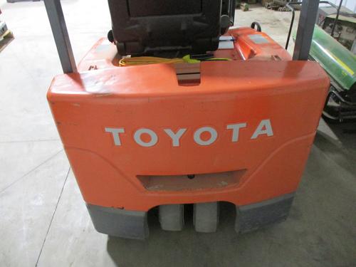 TOYOTA  Fork Lift