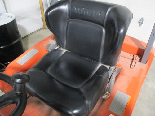TOYOTA  Fork Lift