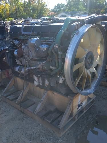 VOLVO D-13 Engine Assembly