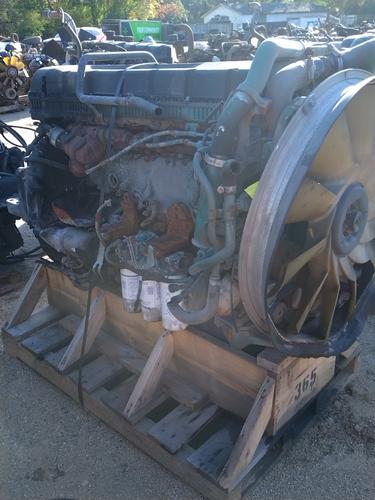 VOLVO D-13 Engine Assembly