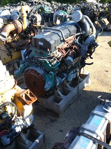 VOLVO D-13 Engine Assembly