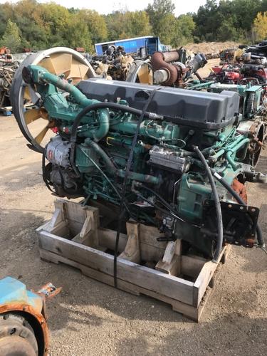 VOLVO D-11 Engine Assembly