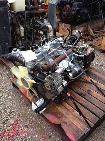 NISSAN SD25 Engine Assembly