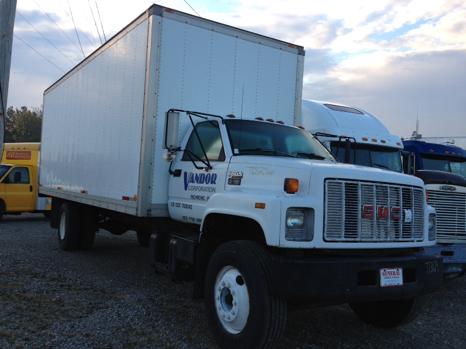 GMC - MEDIUM TOPKICK Trucks