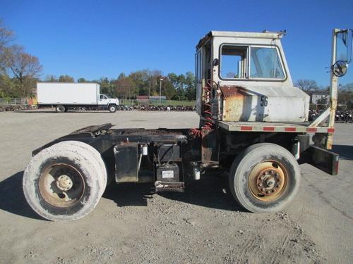 OTTAWA YARD SPOTTER Trucks