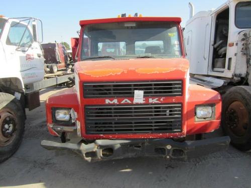 MACK MIDLINER CAB CLIP