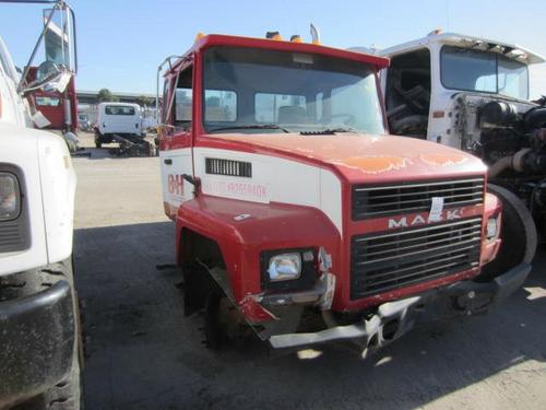 MACK MIDLINER CAB CLIP
