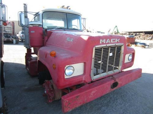MACK R MODEL CAB