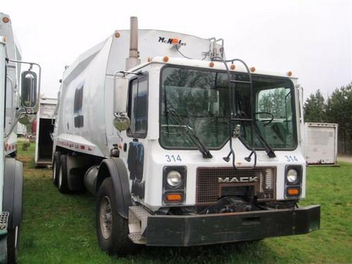 MACK MR690S Garbage Truck