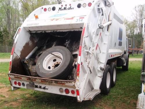 MACK MR690S Garbage Truck