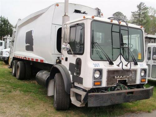 MACK MR688S Garbage Truck