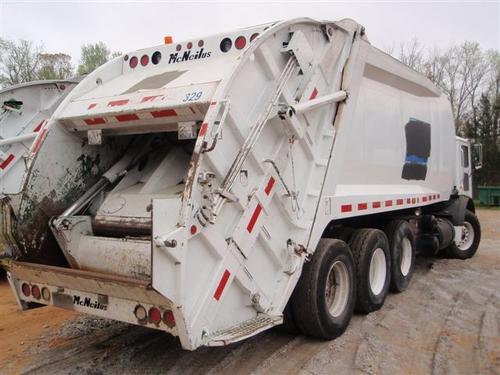 MACK MR690S Garbage Truck