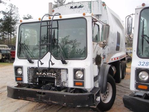 MACK MR690S Garbage Truck