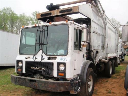 MACK MR688S Garbage Truck