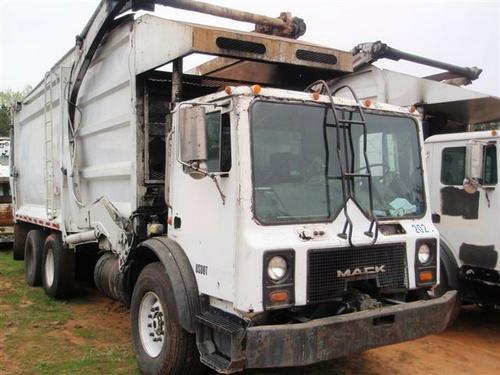 MACK MR688S Garbage Truck