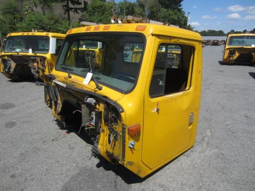 INTERNATIONAL 8100 CAB