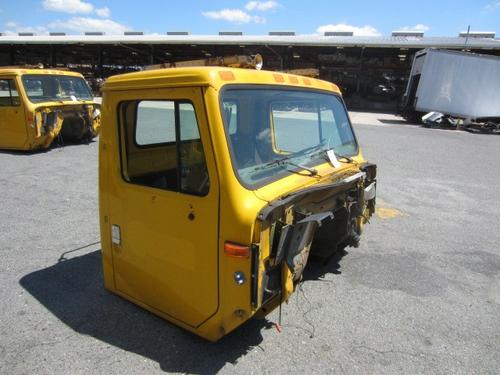 INTERNATIONAL 8100 CAB