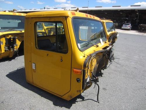 INTERNATIONAL 8100 CAB