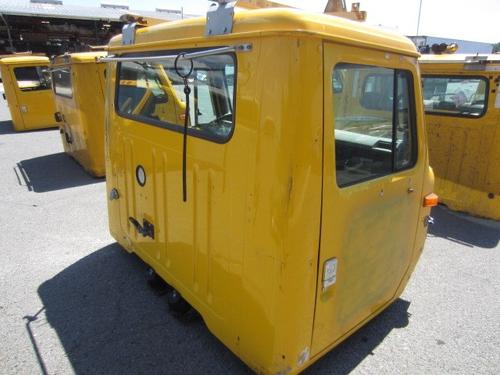 INTERNATIONAL 8100 CAB