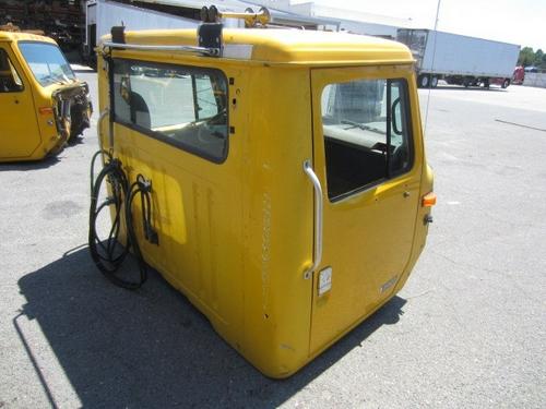 INTERNATIONAL 8100 CAB