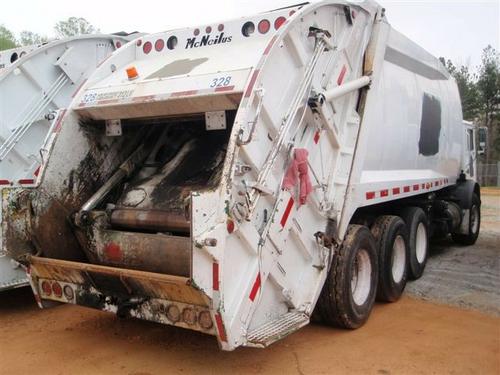 MACK MR690S Garbage Truck