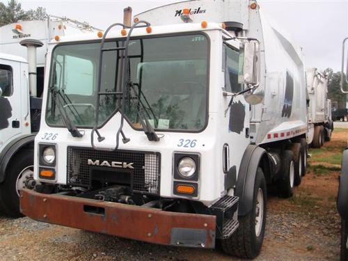MACK MR688S Garbage Truck
