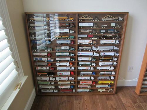   DISPLAY CABINET