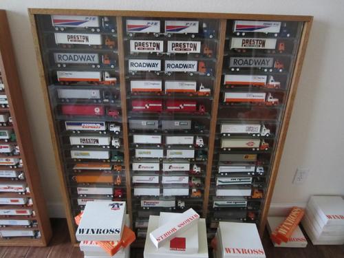   DISPLAY CABINET