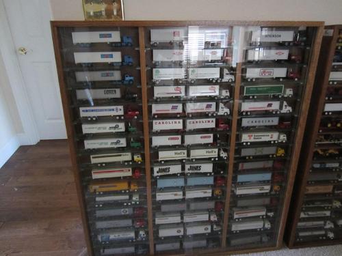   DISPLAY CABINET