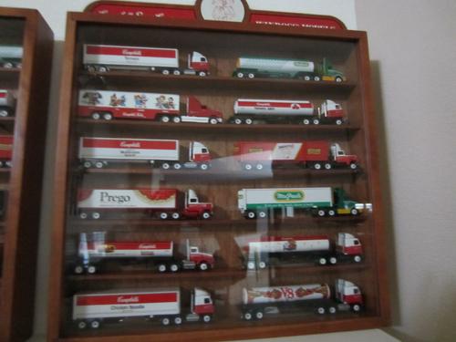   DISPLAY CABINET