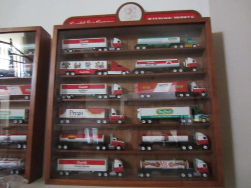  DISPLAY CABINET
