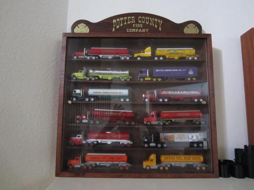   DISPLAY CABINET