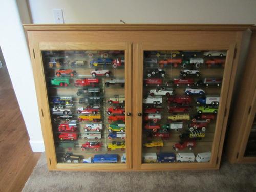   DISPLAY CABINET