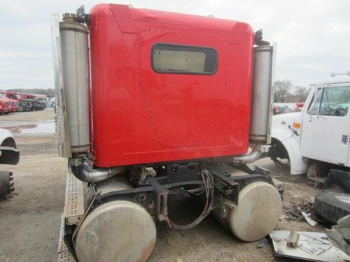 FREIGHTLINER  CAB