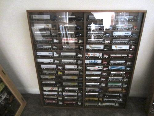   DISPLAY CABINET