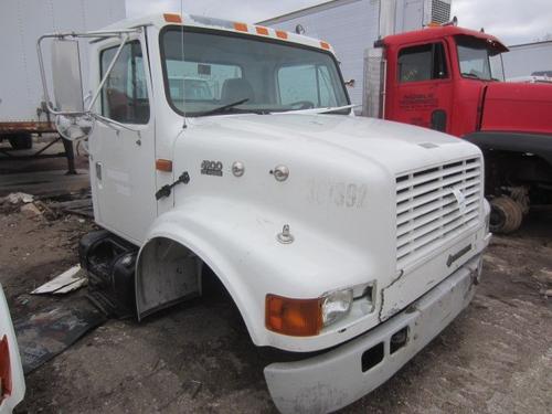 INTERNATIONAL 4900 CAB CLIP