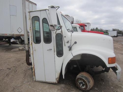 INTERNATIONAL 4900 CAB CLIP