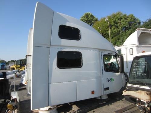 VOLVO VNL CAB