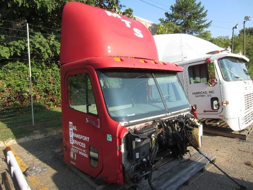 FREIGHTLINER COLUMBIA 120 CAB
