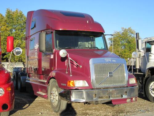 VOLVO VNL64T Trucks