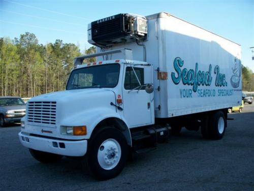 INTERNATIONAL 4900 Trucks